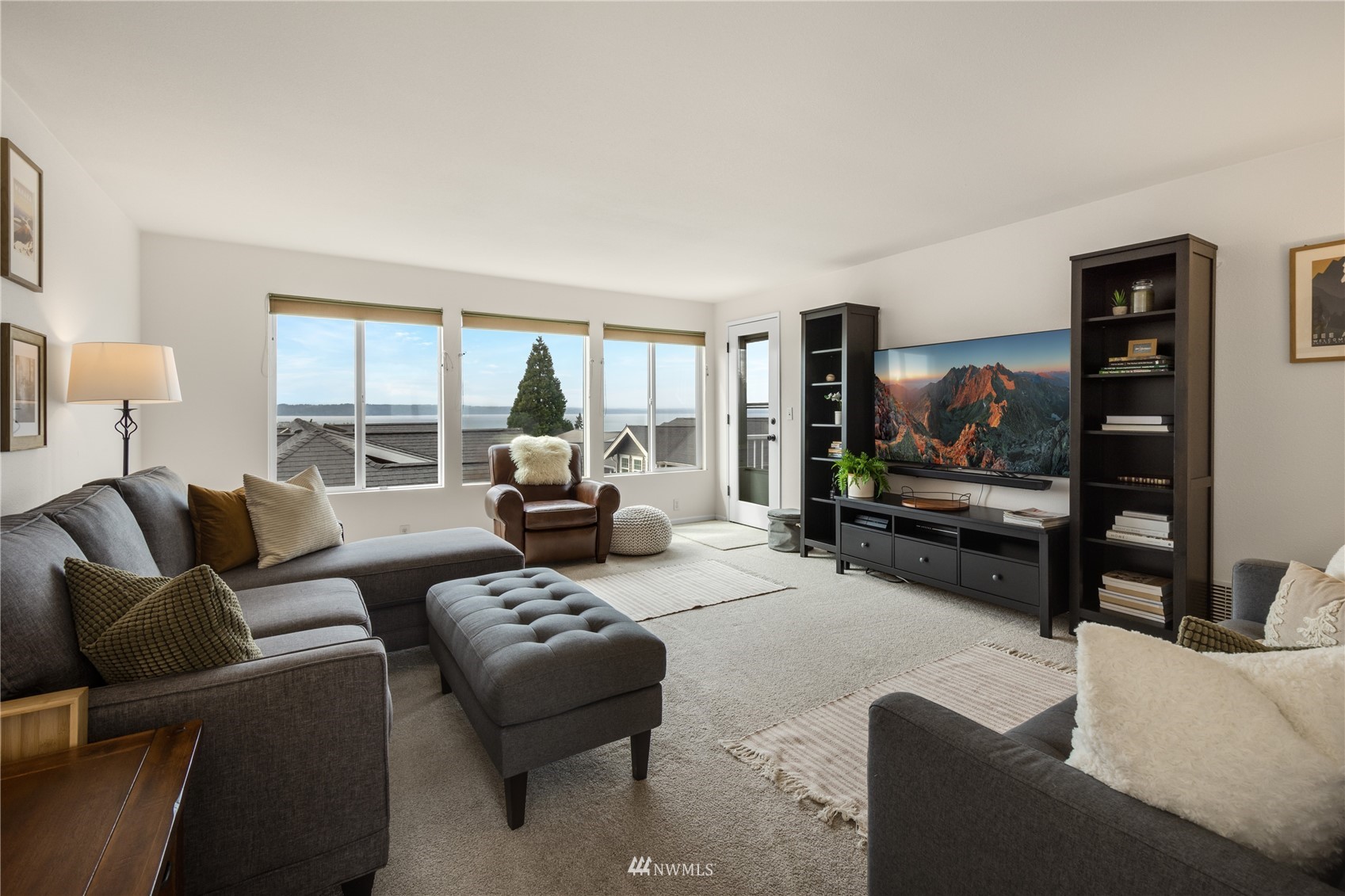 831 Pine Street Edmonds, WA 98020 - Photo 18 of 35 a living room with furniture and a flat screen tv