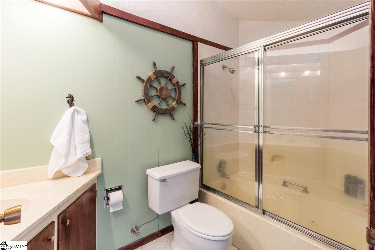 436 Henderson Road Greenville, SC 29607 - Photo 14 of 27