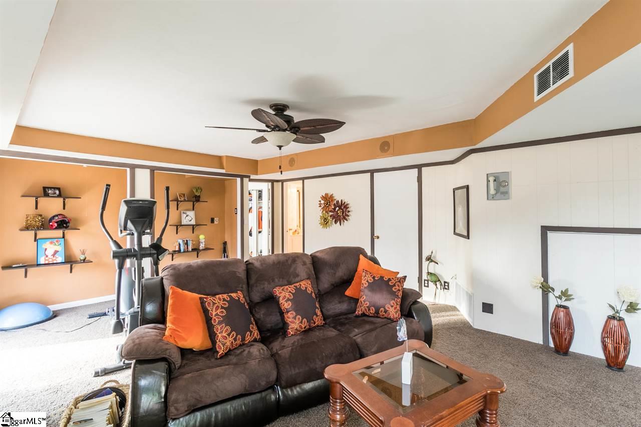 436 Henderson Road Greenville, SC 29607 - Photo 15 of 27