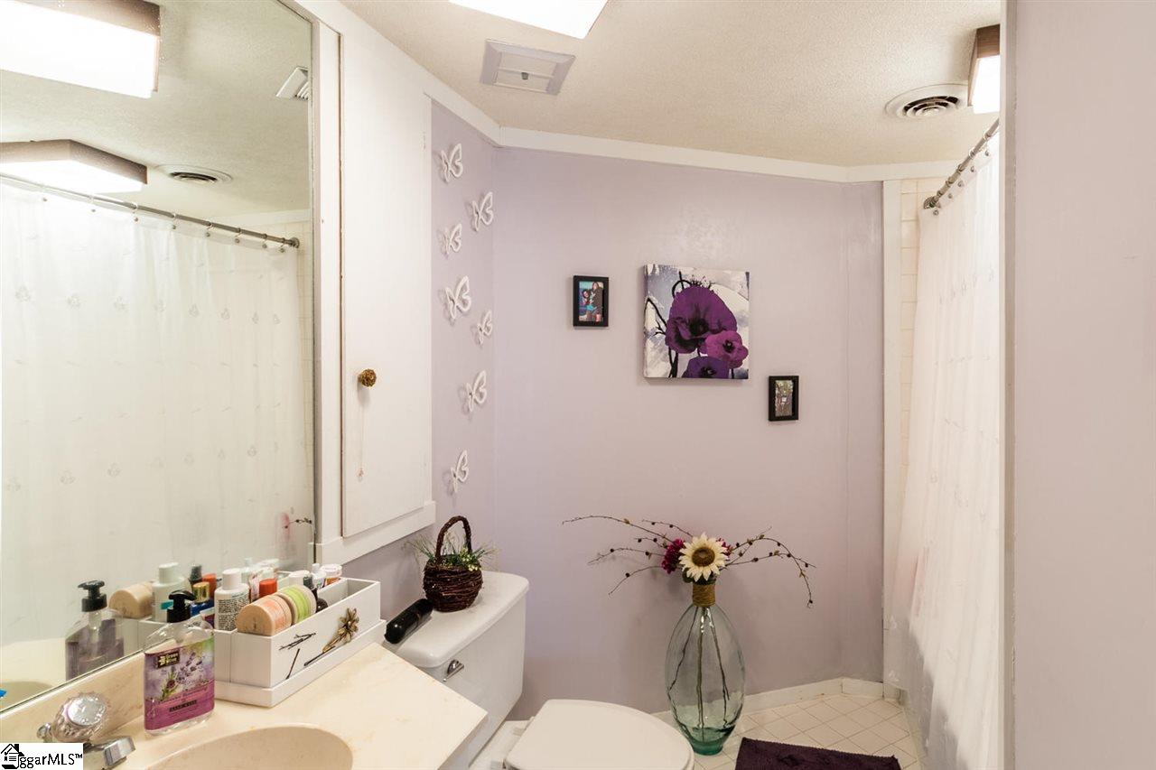 436 Henderson Road Greenville, SC 29607 - Photo 17 of 27
