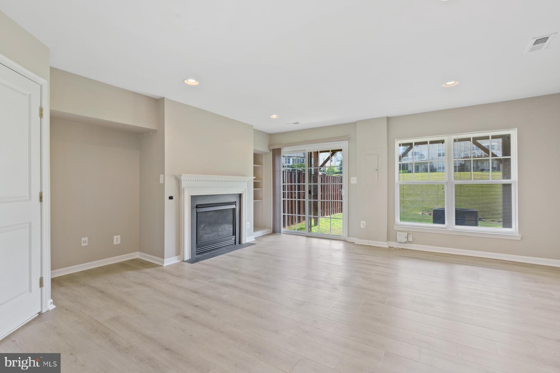 9147 Ribbon Falls Loop Bristow, VA 20136 - Photo 4 of 53