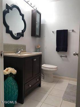 13061 Jim Byrd Road Biloxi, MS 39532 - Photo 24 of 44 Upstairs Bathroom