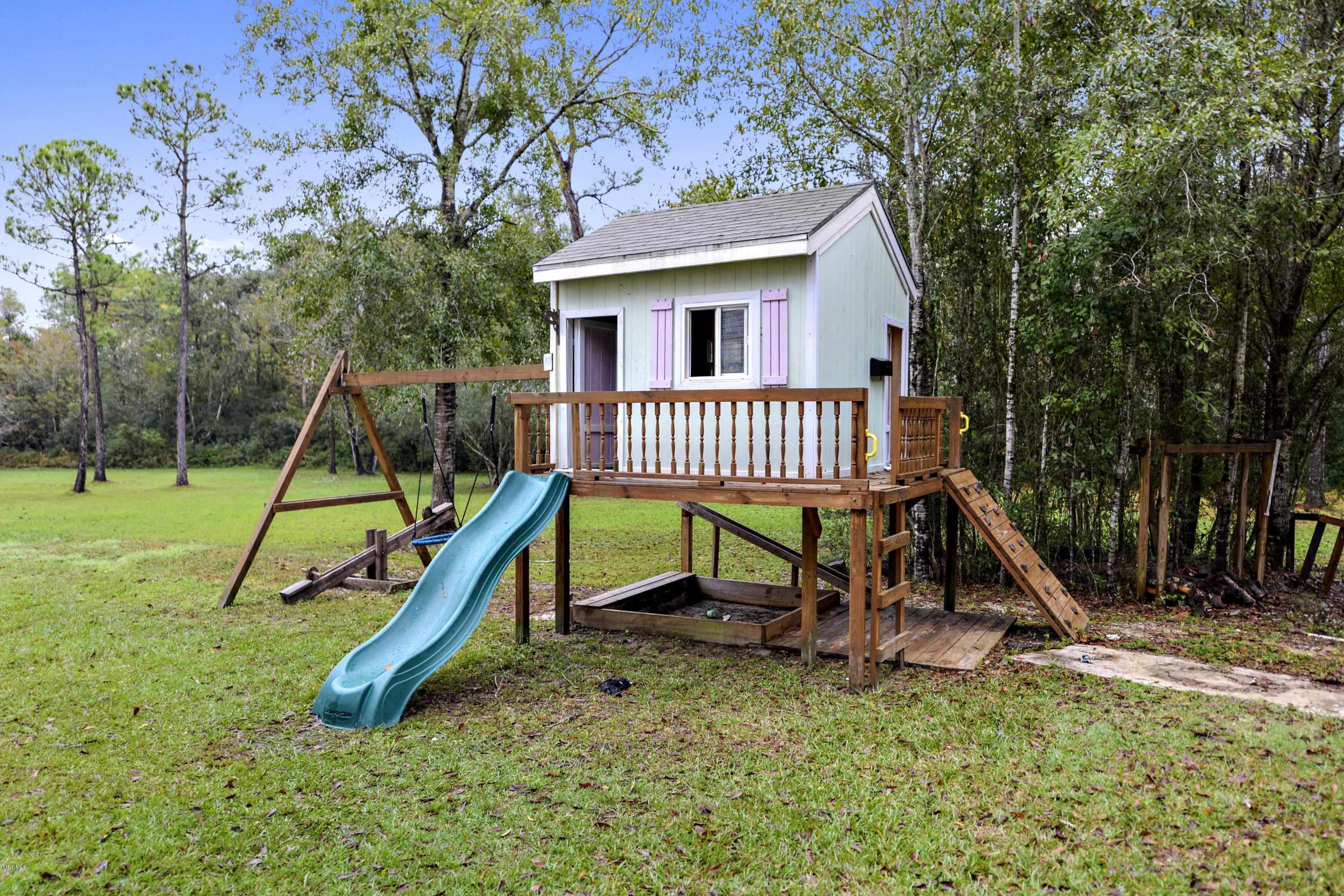 13061 Jim Byrd Road Biloxi, MS 39532 - Photo 29 of 44 035
