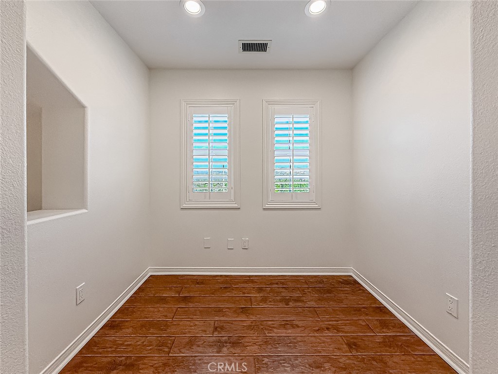 2548 Rudolph Drive Simi Valley, CA 93065 - Photo 42 of 72 cute nook for office