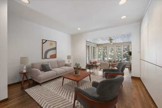 $949,000 | 710 Strawberry Hill Drive, Glencoe, IL 60022