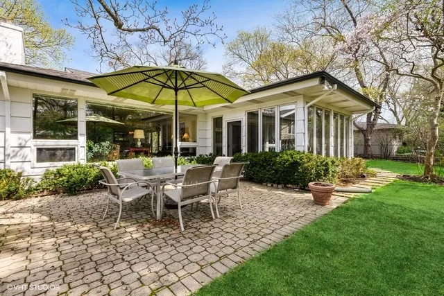 $949,000 | 710 Strawberry Hill Drive, Glencoe, IL 60022