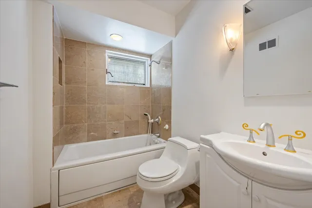 $949,000 | 710 Strawberry Hill Drive, Glencoe, IL 60022