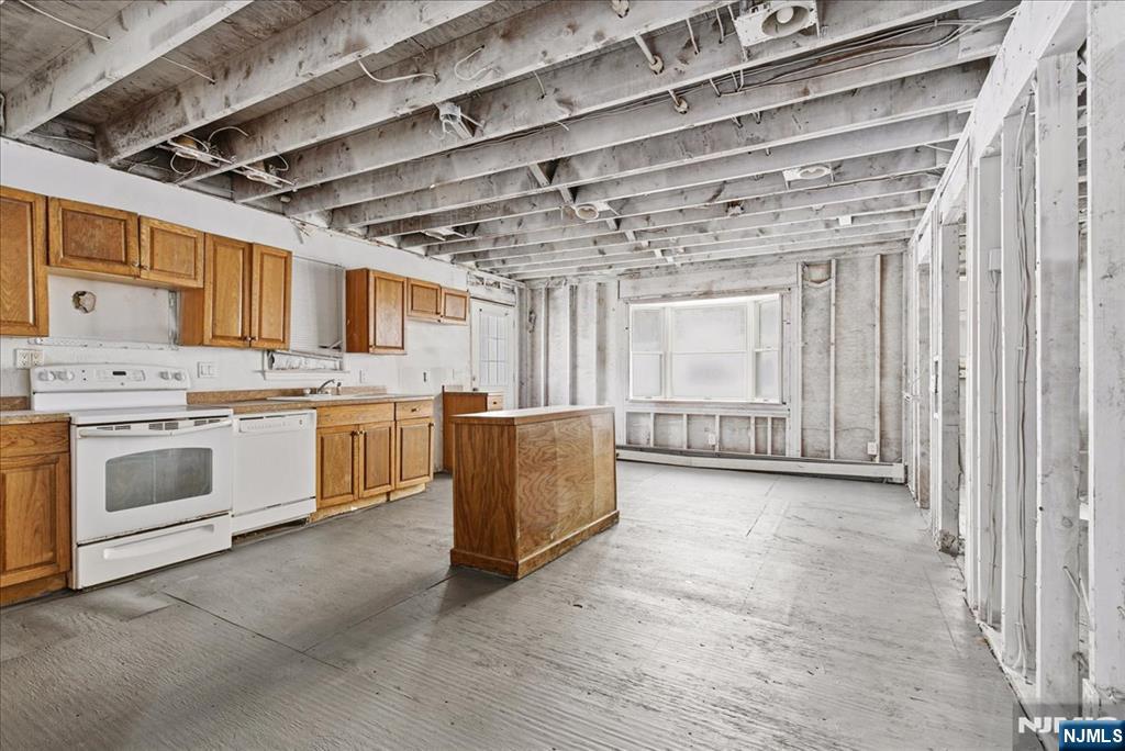 1836 Clinton Road West Milford, NJ 07421 - Photo 9 of 39