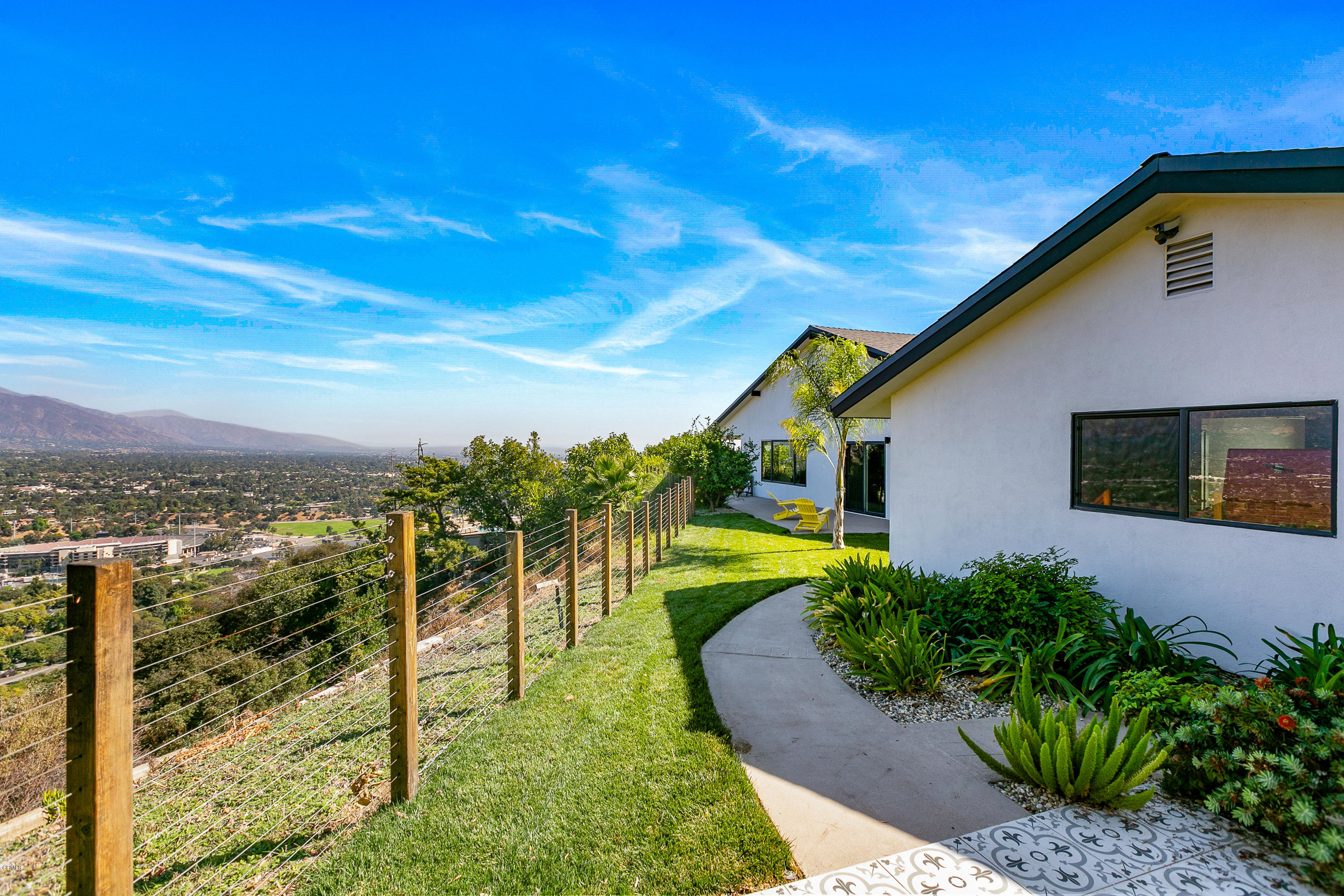 770 Panorama Place Pasadena, CA 91105 - Photo 30 of 47 a view of a backyard with plants