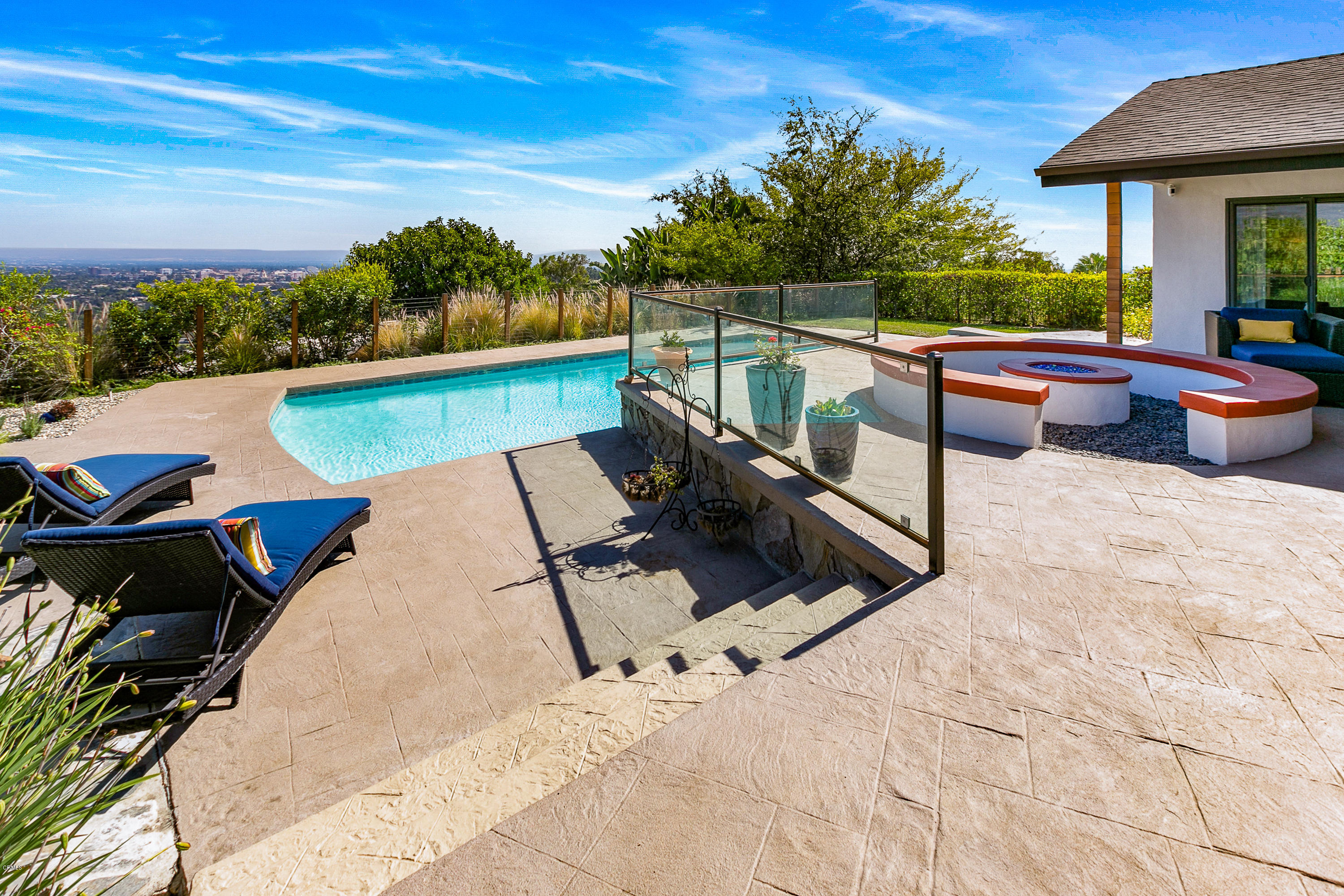 770 Panorama Place Pasadena, CA 91105 - Photo 34 of 47 a view of a patio with chairs and a table