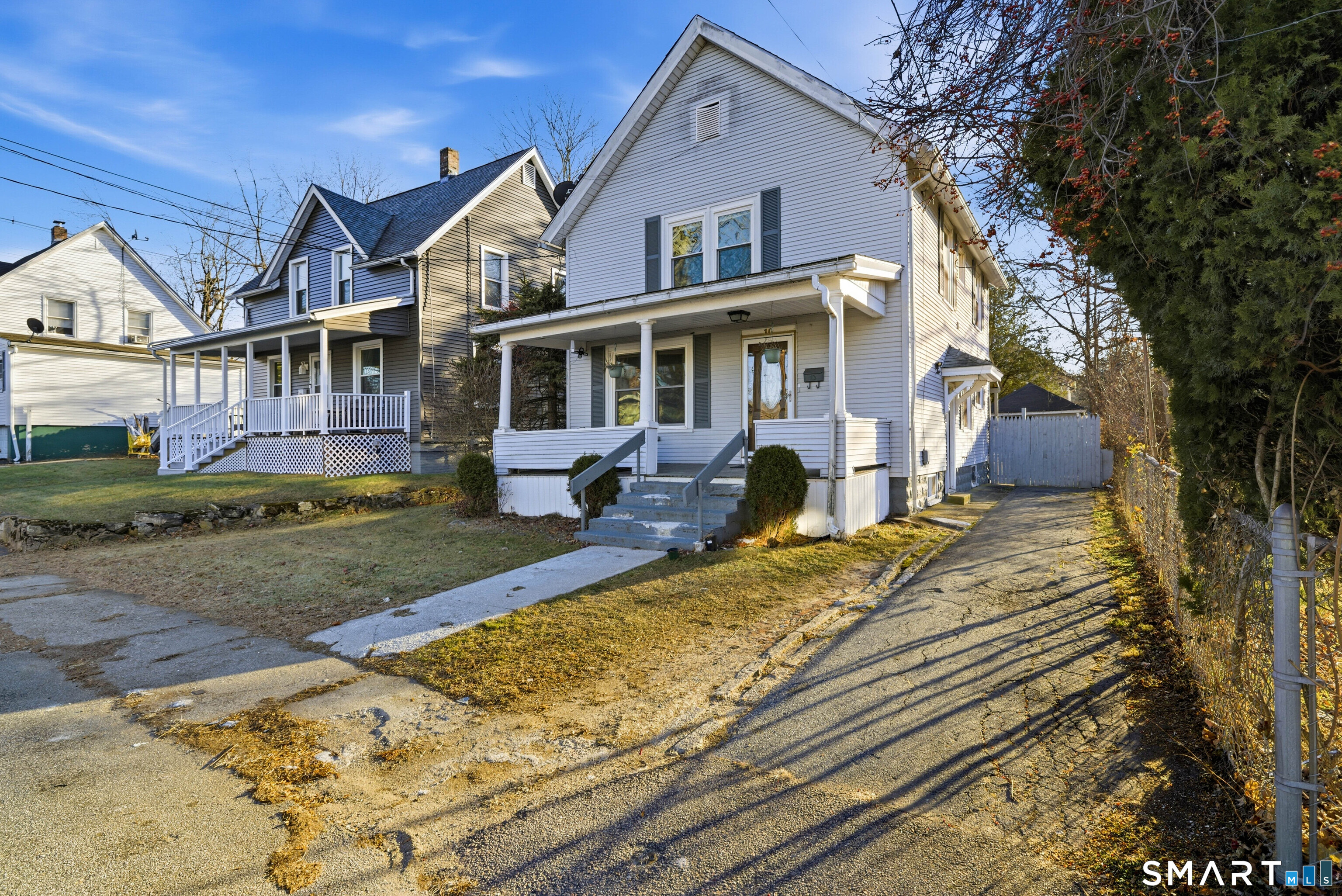 10 Russell Road Norwich, CT 06360 - Photo 2 of 33 a view of a yard in front of house