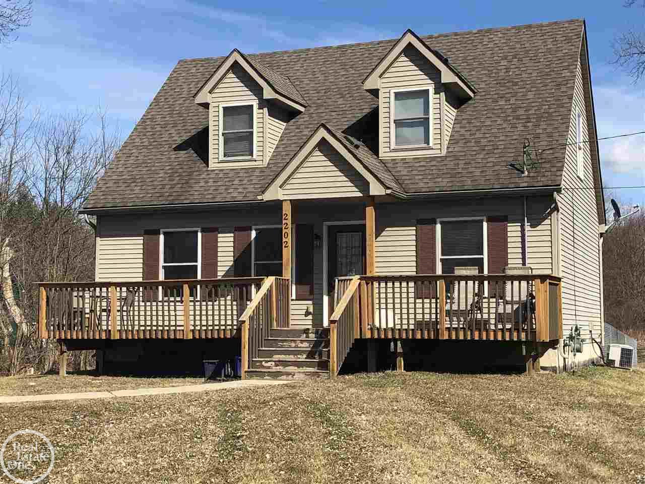 2202 Michigan Road Port Huron, MI 48060 - Photo 1 of 23 31373459.JPG