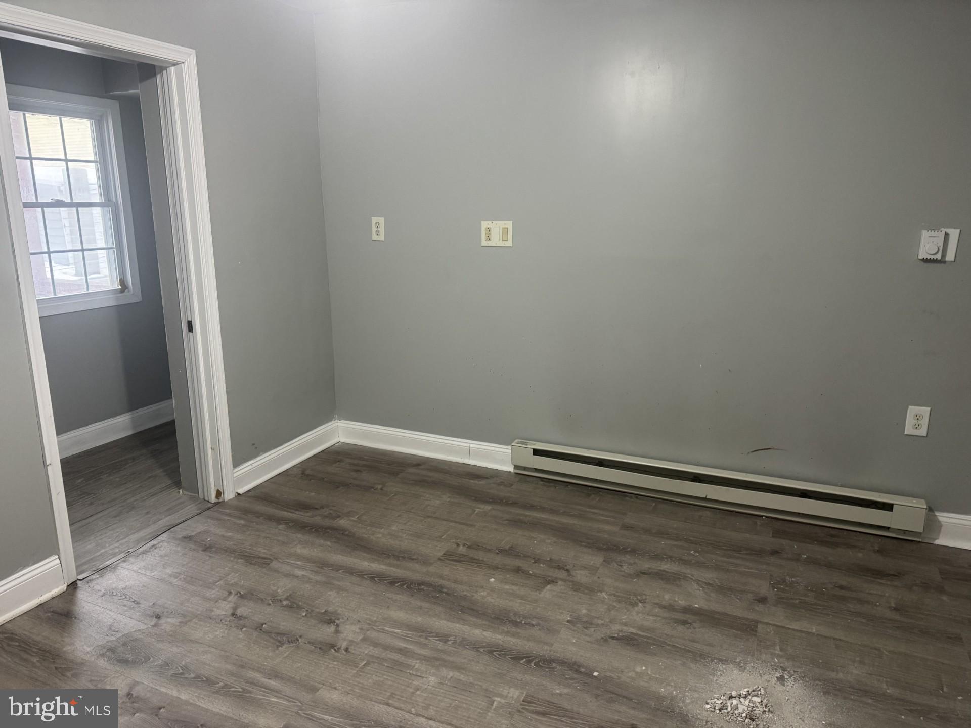11 South White Street Shenandoah, PA 17976 - Photo 4 of 8 Living room