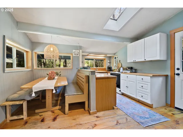 $560,000 | 625 Wilson Road, Mosier, OR 97040