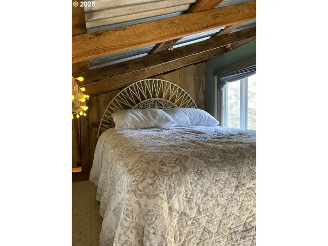 $560,000 | 625 Wilson Road, Mosier, OR 97040