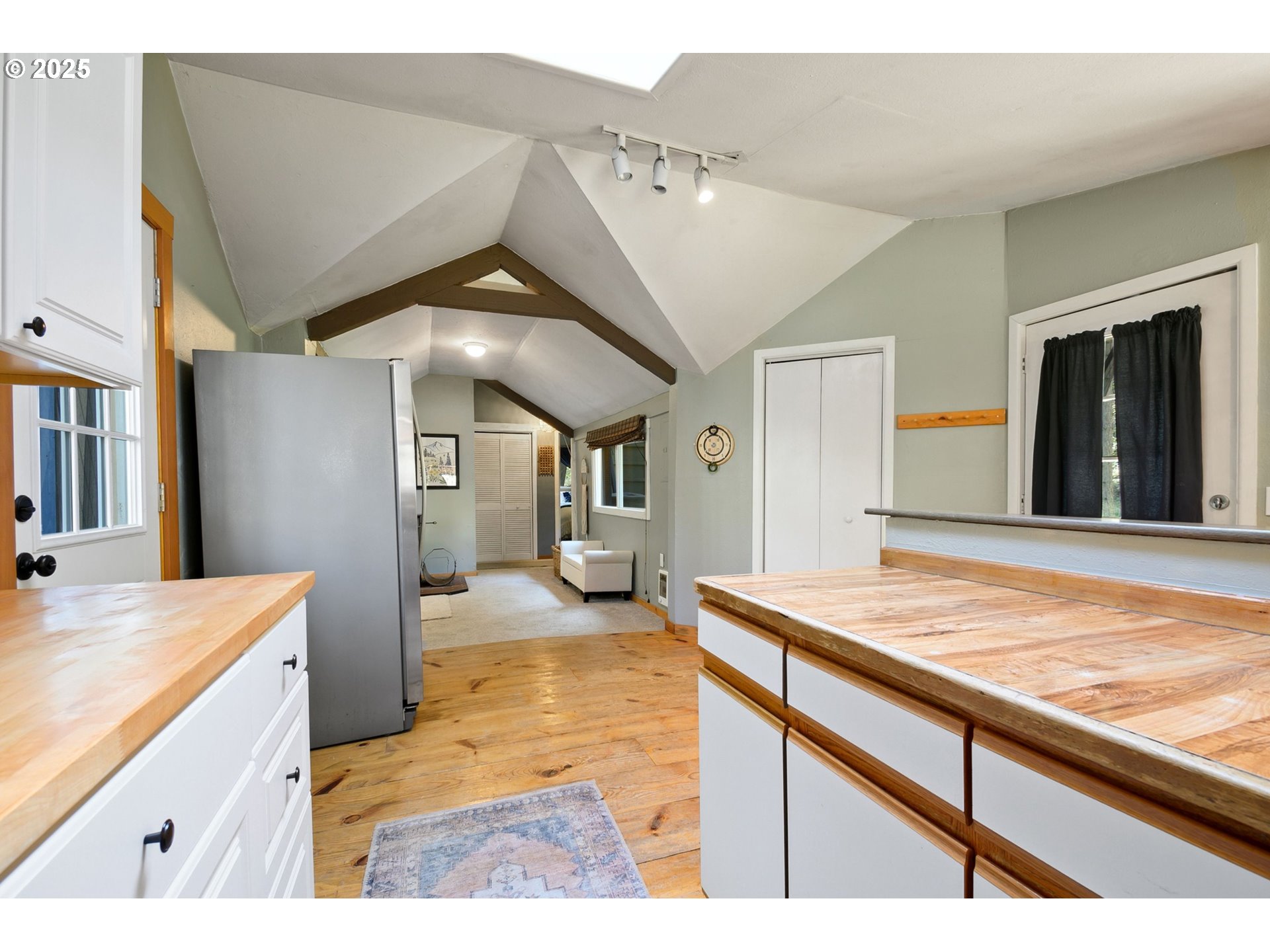 625 Wilson Road Mosier, OR 97040 - Photo 6 of 39