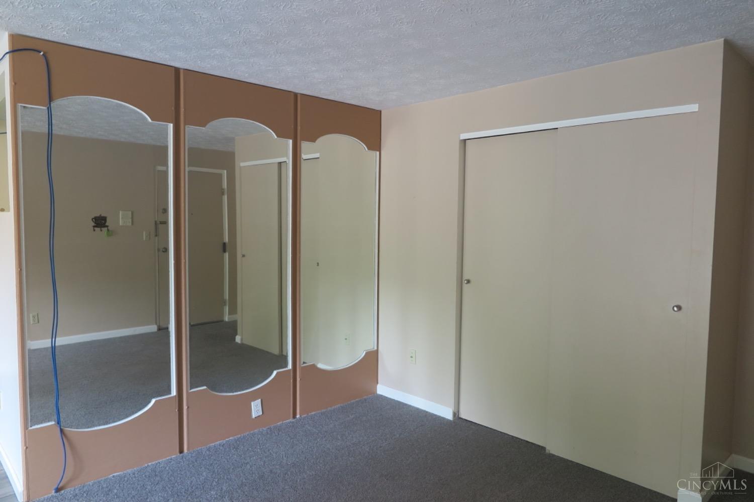 6582 Hearne Road, Unit 5 Cincinnati, OH 45248 - Photo 4 of 17 Gallery Image 4