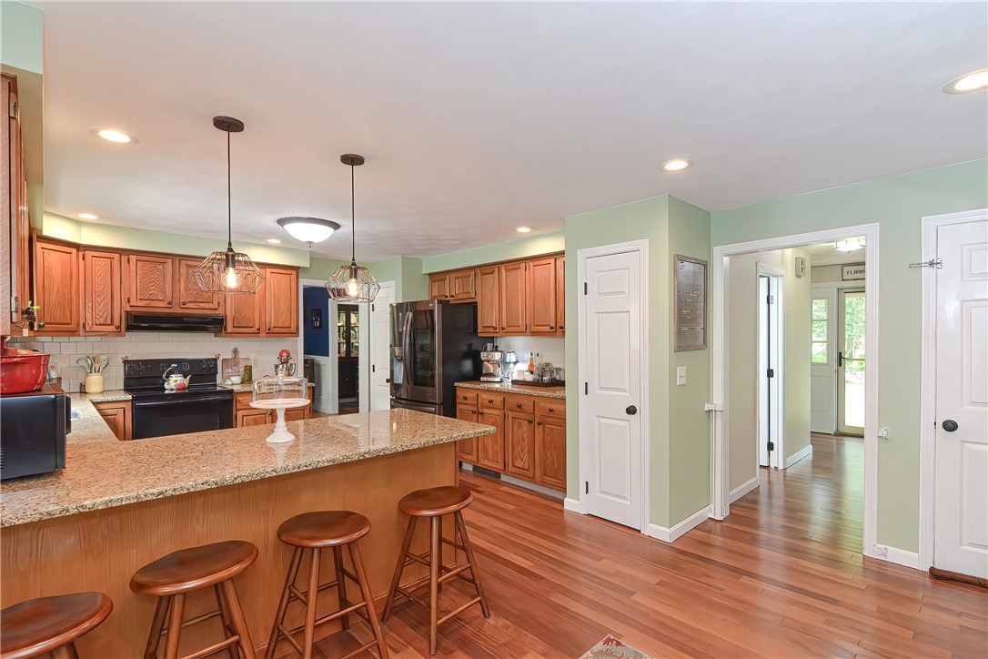 267 Deer Run Road Tiverton, RI 02878 - Photo 11 of 50
