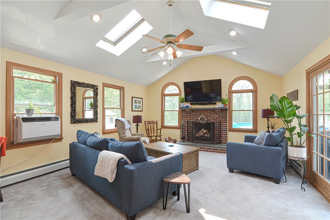 267 Deer Run Road Tiverton, RI 02878 - Photo 24 of 50