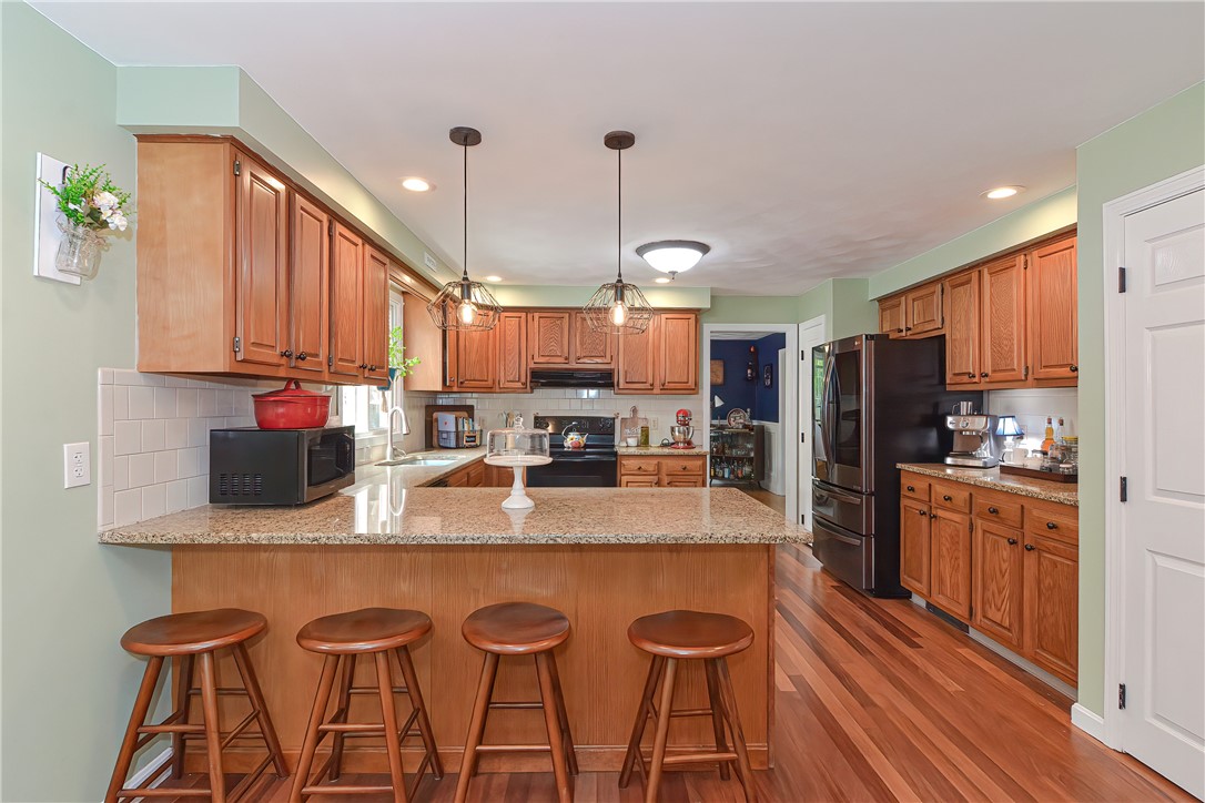 267 Deer Run Road Tiverton, RI 02878 - Photo 10 of 50