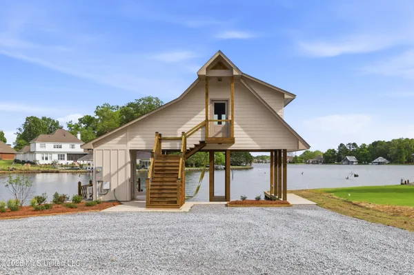 $385,000 | 199 Harbor View Drive, Madison, MS 39110