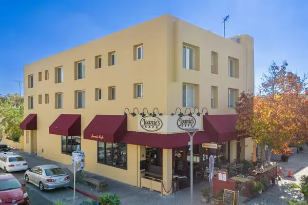 $2,950 | 411 California Avenue, Unit A5, Palo Alto, CA 94306