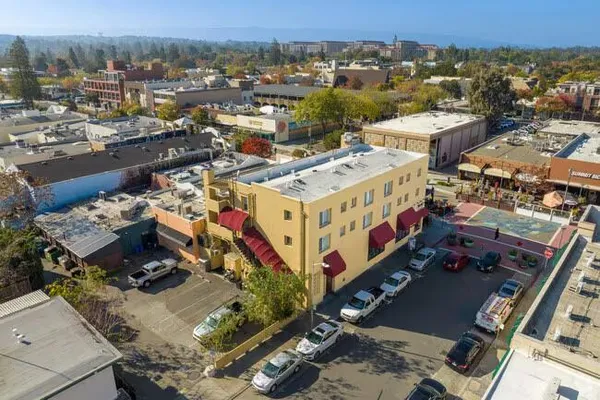 $2,950 | 411 California Avenue, Unit A5, Palo Alto, CA 94306