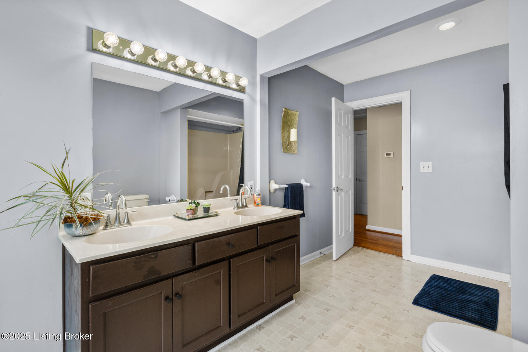 6712 Cooper Chapel Road Louisville, KY 40229 - Photo 34 of 78 DSC03344