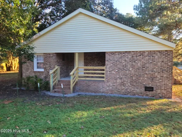 $1,500 | 557 Circle Drive, Greenville, NC 27858