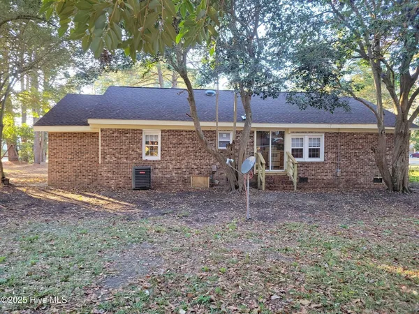 $1,500 | 557 Circle Drive, Greenville, NC 27858