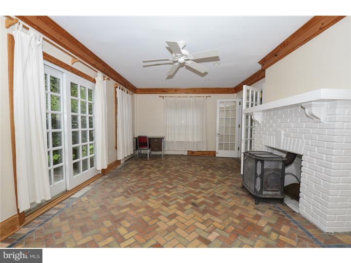 6436 Sherwood Road Philadelphia, PA 19151 - Photo 4 of 23 Gallery Image 4