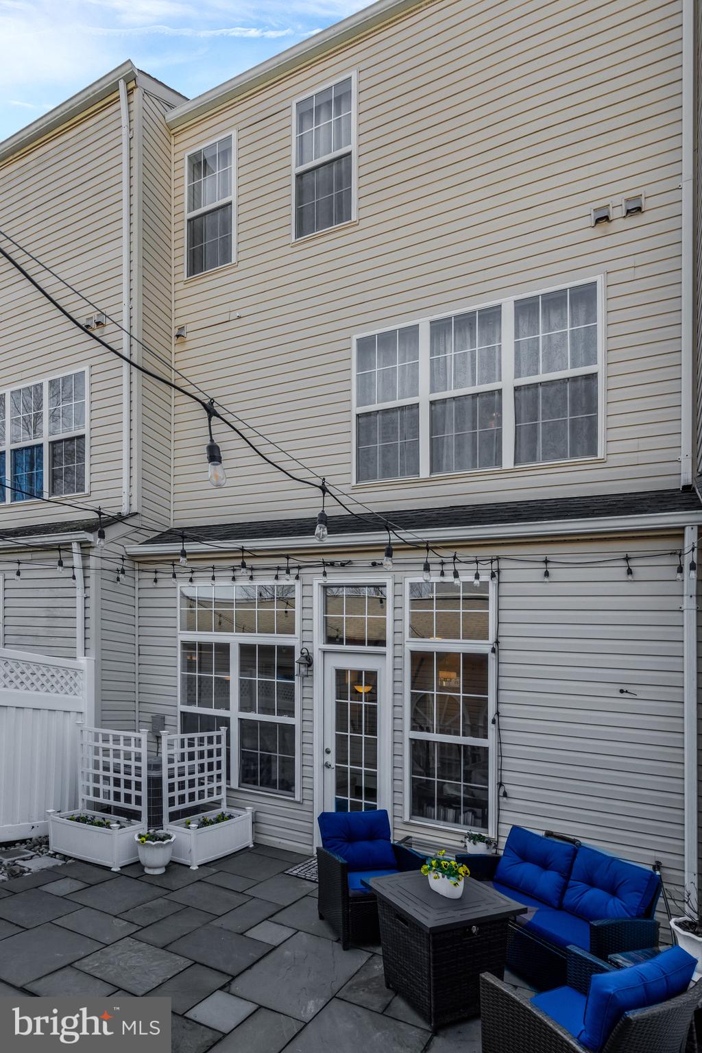 43546 Mink Meadows Street Chantilly, VA 20152 - Photo 46 of 48 a front view of a large building