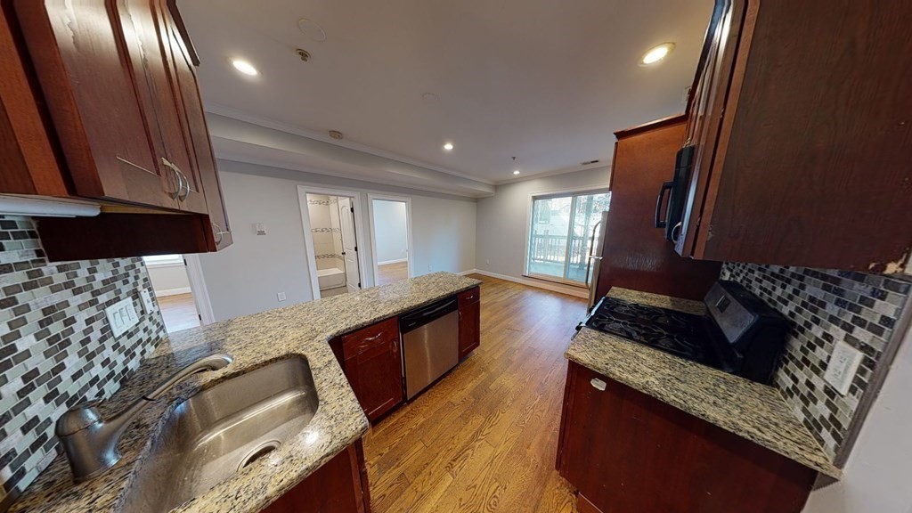 27 Chestnut Avenue, Unit 1 Boston, MA 02130 - Photo 3 of 39