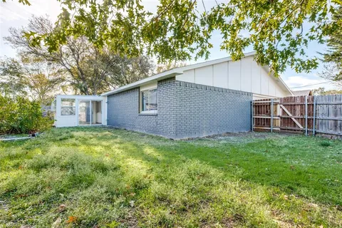 $389,000 | 8507 Baumgarten Drive, Dallas, TX 75228