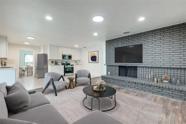$359,000 | 8507 Baumgarten Drive, Dallas, TX 75228