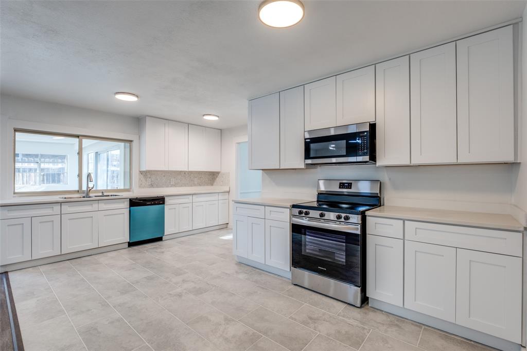 8507 Baumgarten Drive Dallas, TX 75228 - Photo 9 of 18