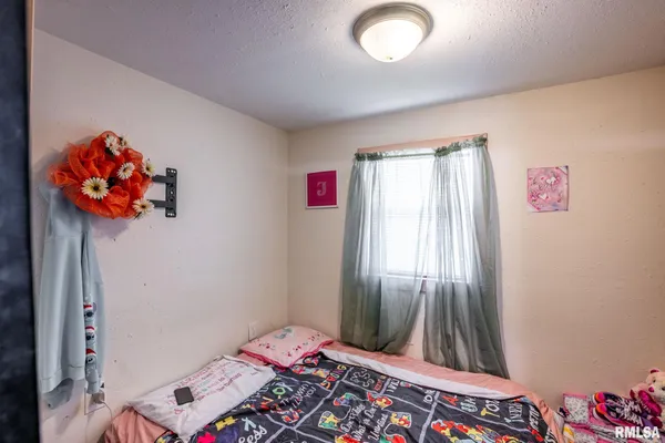 $59,900 | 525 South Halliday Avenue, Du Quoin, IL 62832