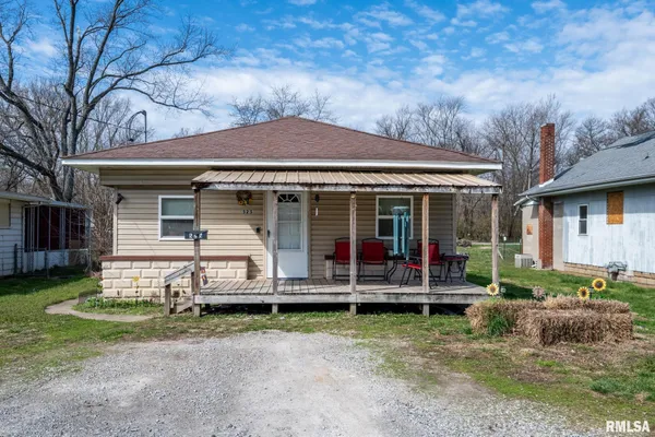 $59,900 | 525 South Halliday Avenue, Du Quoin, IL 62832