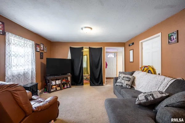 $59,900 | 525 South Halliday Avenue, Du Quoin, IL 62832