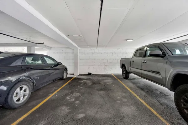 $1,650 | 3161 North Cambridge Avenue, Unit 308, Chicago, IL 60657