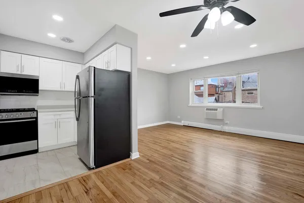 $1,650 | 3161 North Cambridge Avenue, Unit 308, Chicago, IL 60657