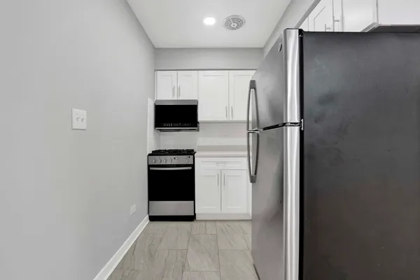 $1,650 | 3161 North Cambridge Avenue, Unit 308, Chicago, IL 60657