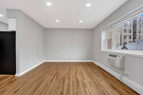 $1,650 | 3161 North Cambridge Avenue, Unit 308, Chicago, IL 60657