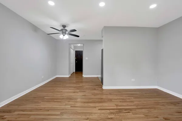 $1,650 | 3161 North Cambridge Avenue, Unit 308, Chicago, IL 60657