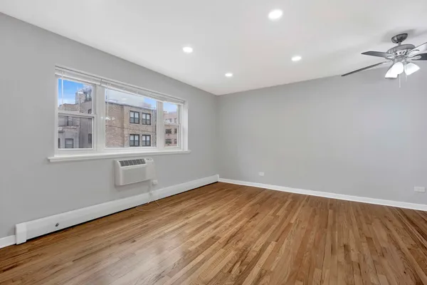 $1,650 | 3161 North Cambridge Avenue, Unit 308, Chicago, IL 60657