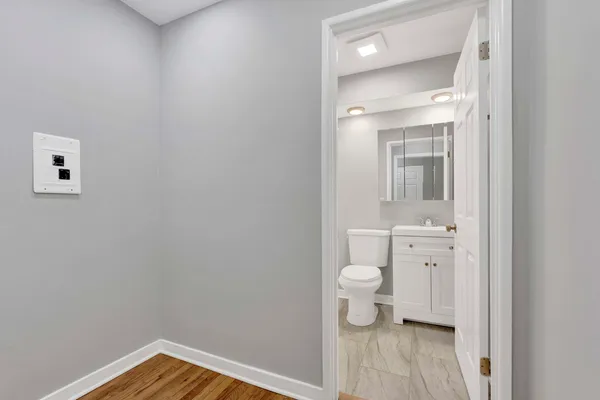 $1,650 | 3161 North Cambridge Avenue, Unit 308, Chicago, IL 60657