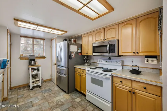 $379,000 | 1955 Twin Pines Trail, Overgaard, AZ 85933