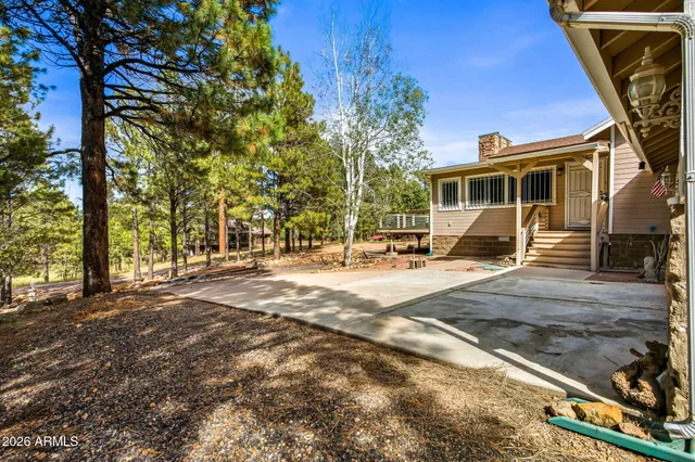$379,000 | 1955 Twin Pines Trail, Overgaard, AZ 85933