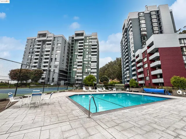 $365,000 | 555 Pierce Street, Unit 524, Albany, CA 94706