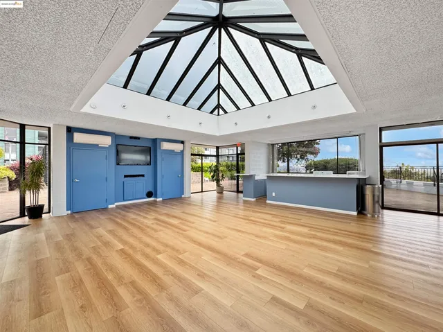 $365,000 | 555 Pierce Street, Unit 524, Albany, CA 94706